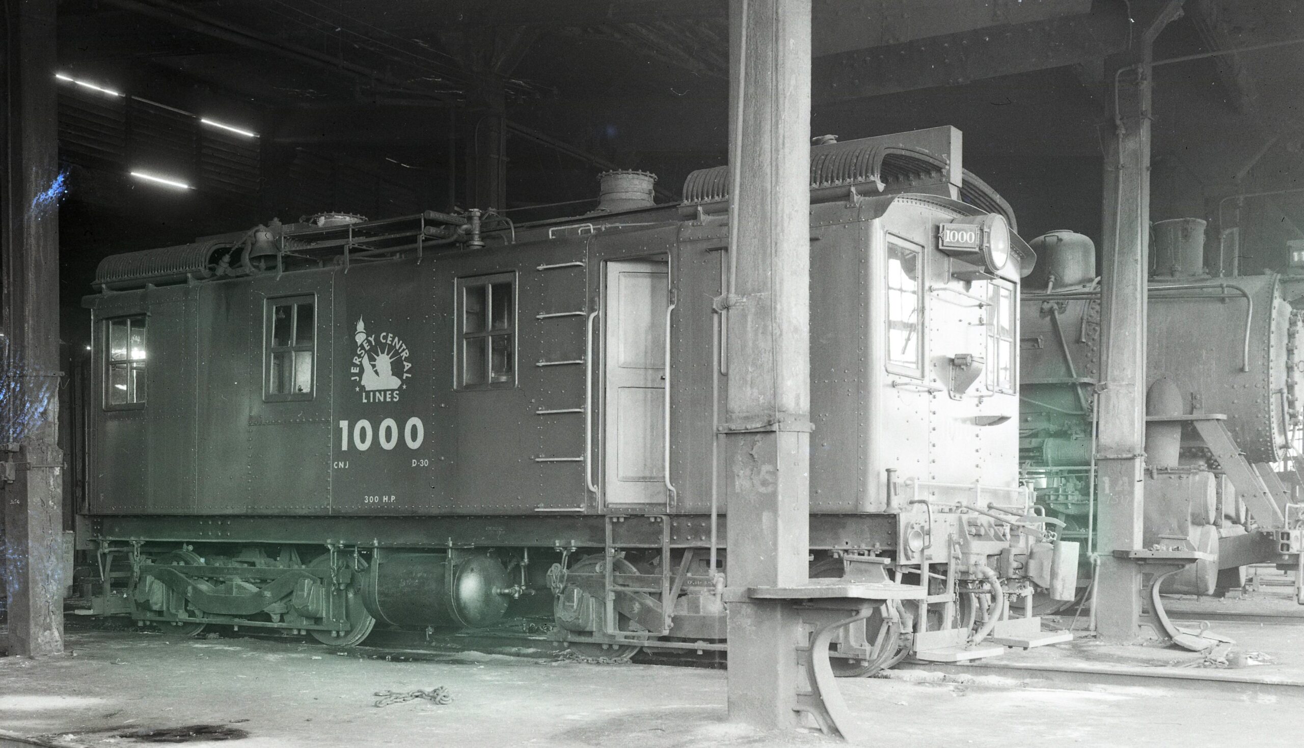 De lucht voor mij winter Central Railroad of New Jersey | Jersey City, NJ | IR-GE-ALCO #1000 |  Communipaw Roundhouse | March 20, 1954 | RL Long photo | National Railway  Historical Society, Inc.