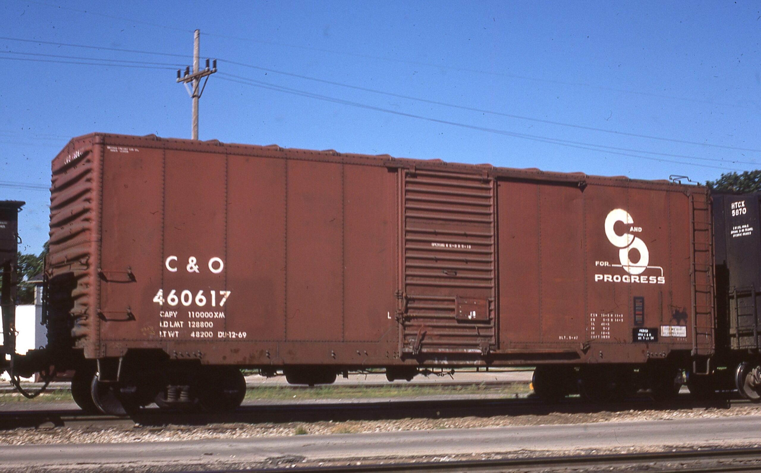 Chesapeake and Ohio | Willard, Ohio | 40 ft 6 in box car 460617 | July 20, 1974