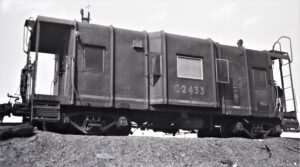 Baltimore and Ohio | Elizabethport, New Jersey | Class I-12 caboose C-2433 | April 26, 1975