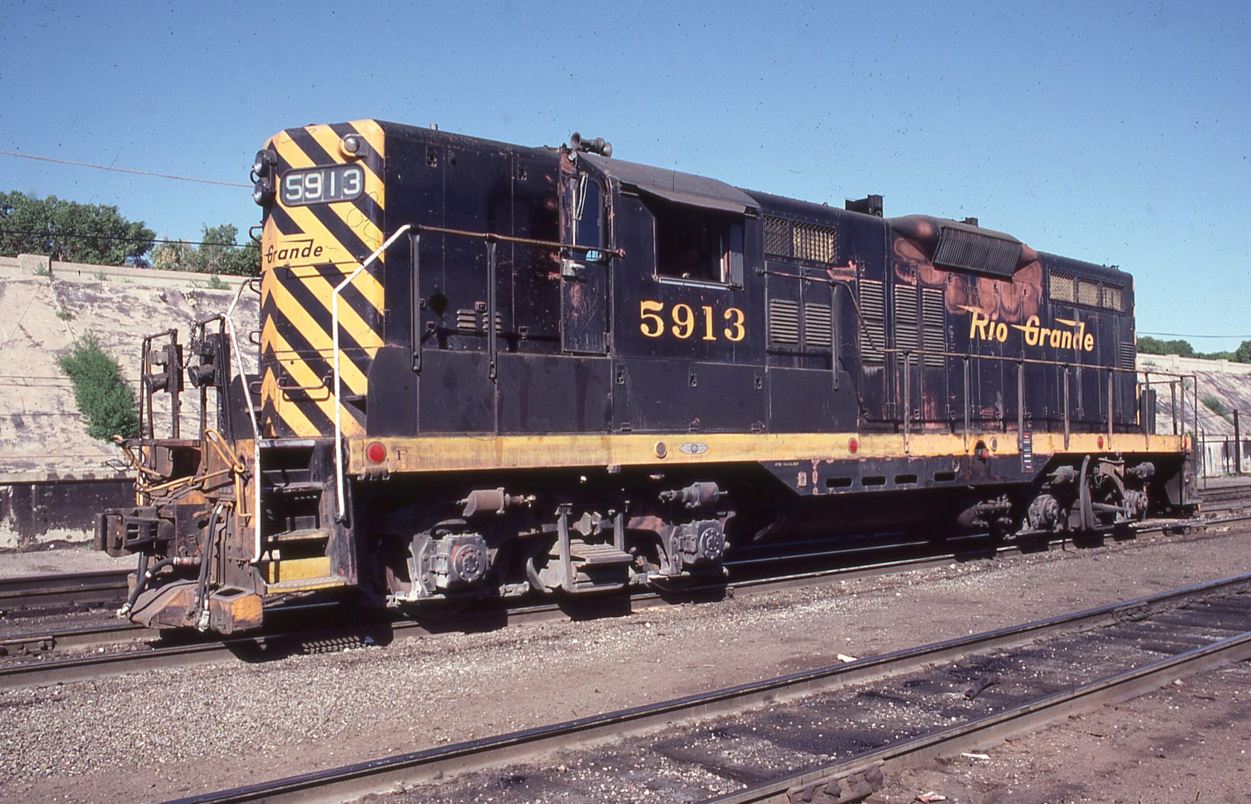 Denver and Rio Grande Western | Pueblo, Colorado n| GP9 5913 | July 3, 1980