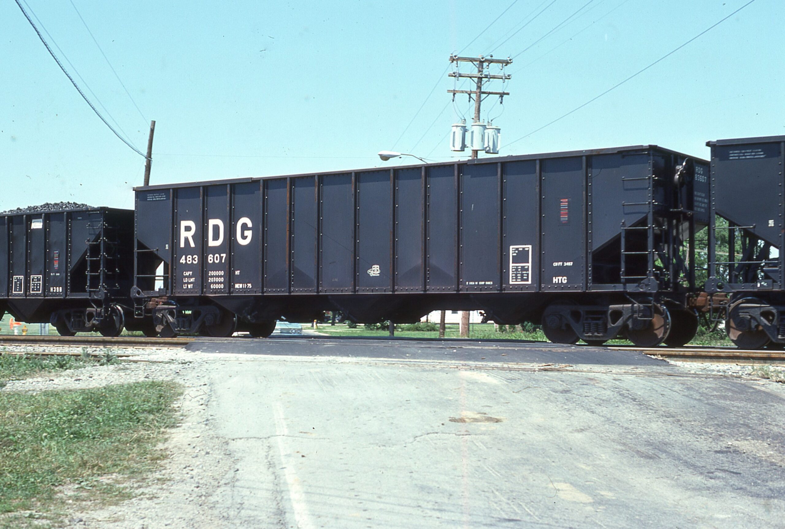 Reading Company | Toledo, Ohio | Hopper car class HT-G #483607 | May 21, 1978 | Steve Timko collection