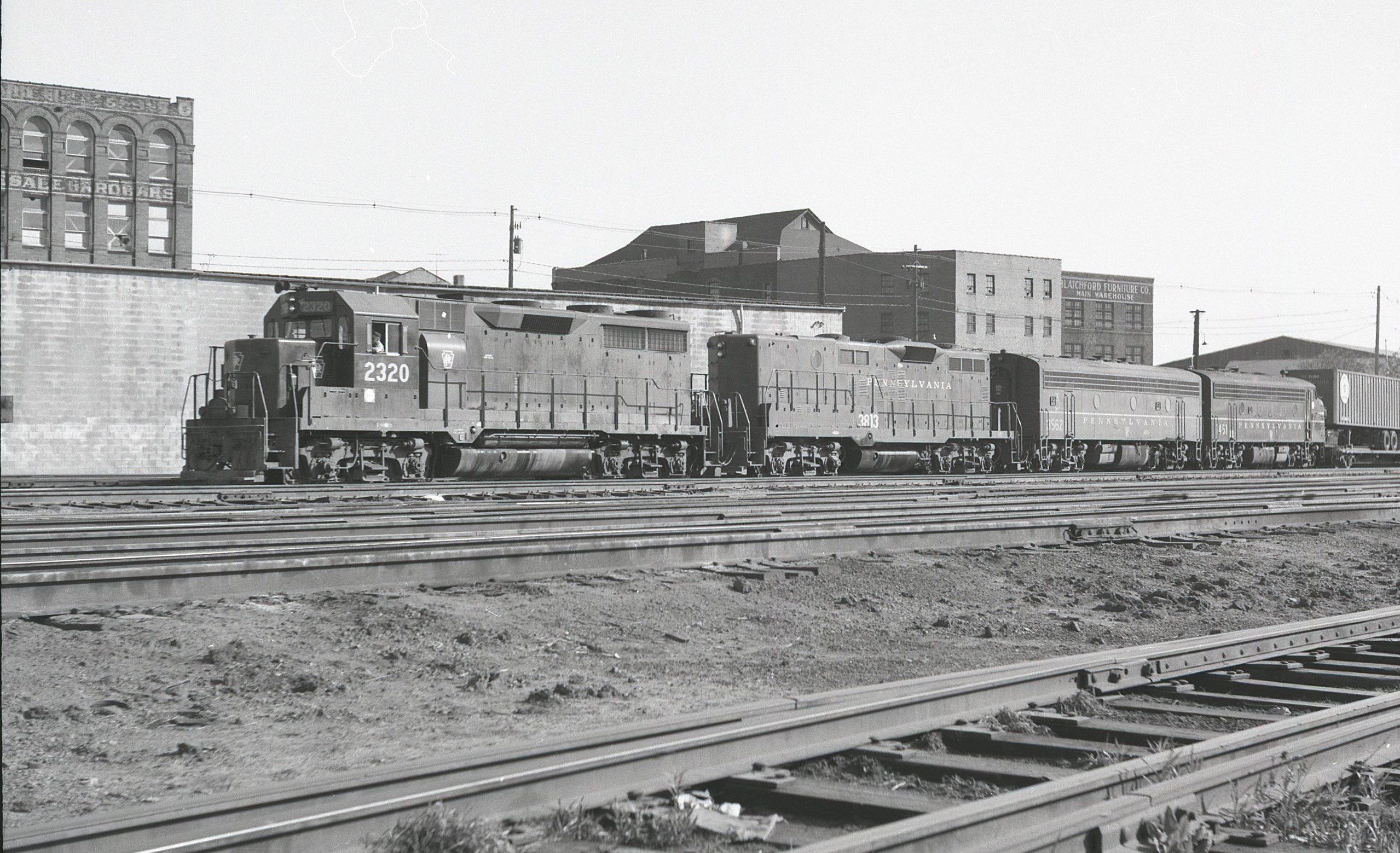 Pennsylvania Railroad | Altoona, Pennsylvania | GP35 2320 | GP9b 3813 | F7b 3562 | F7a 1451 | TV Train | 1966 | Elmer Kremkow Photo