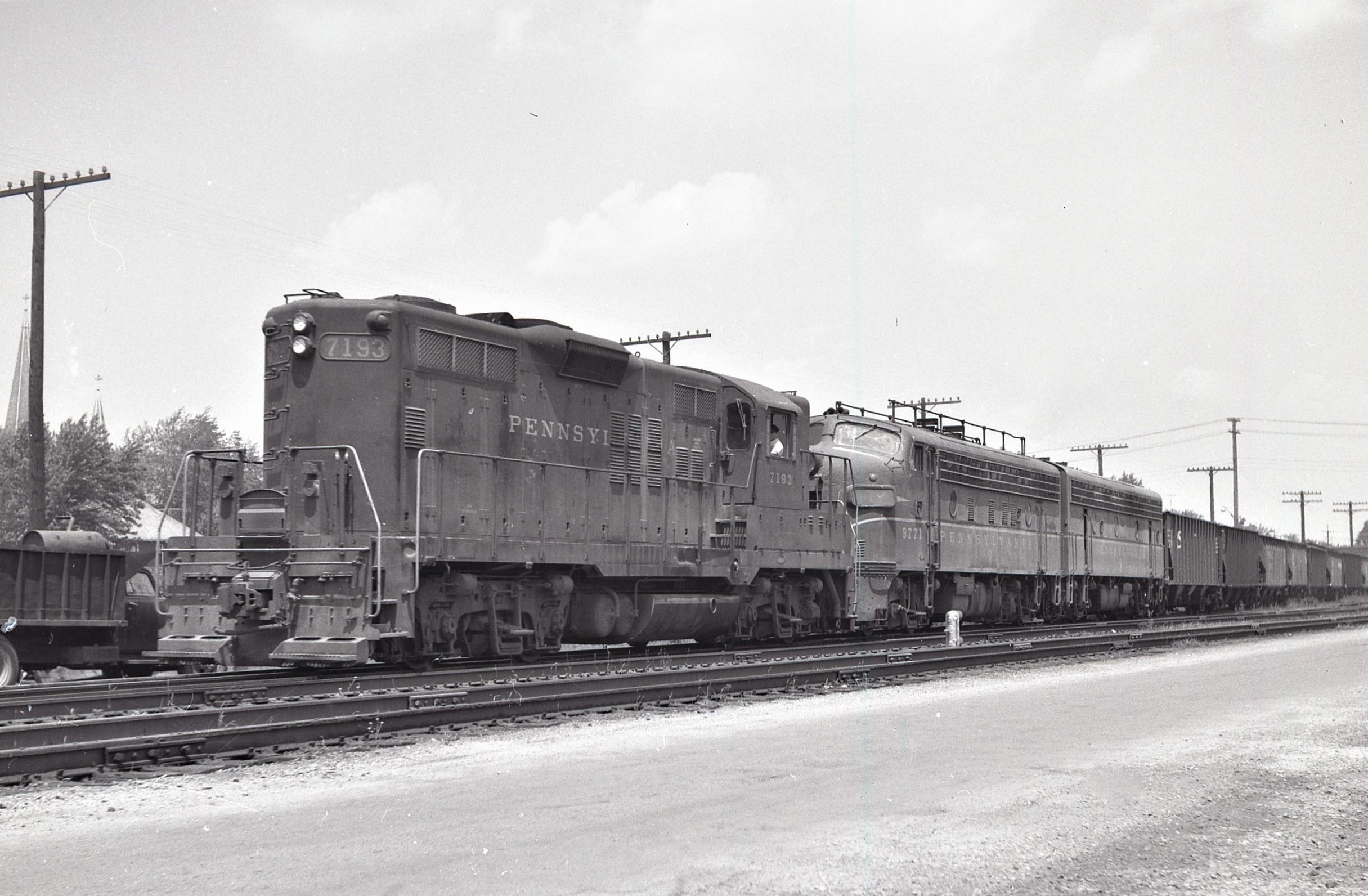 Pennsylvania Railroad | Altoona, Pennsylvania | GP9 7193 | F7a 9770 | F7b | Coal Train |1960 | Elmer Kremkow Photo