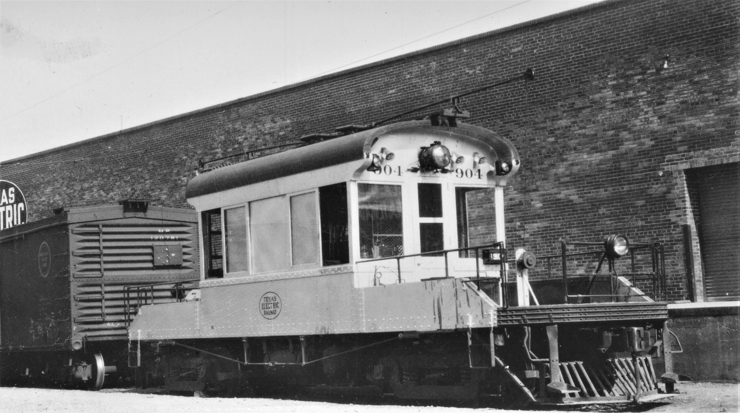 Texas Electric Railway | Dallas, Texas | Motor 904 | Trinity Heights Shops | 1940 | J T Murray Photo