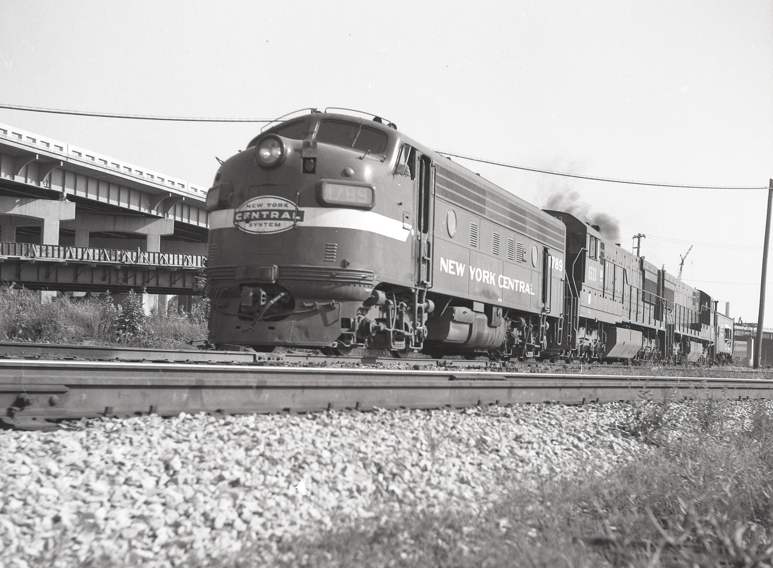 New York Central | Detroit, Michigan | F7a 1789 + PRR U28C 6533 + 1 + caboose | 1970 | Elmer Kremkow photograph
