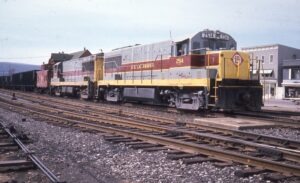 Erie Lackawanna | East Stroudsburg, Pennsylvania | U25B 2514 and 2502 | coal hoppers | April 7, 1974 | Richard Prince Quinn photo