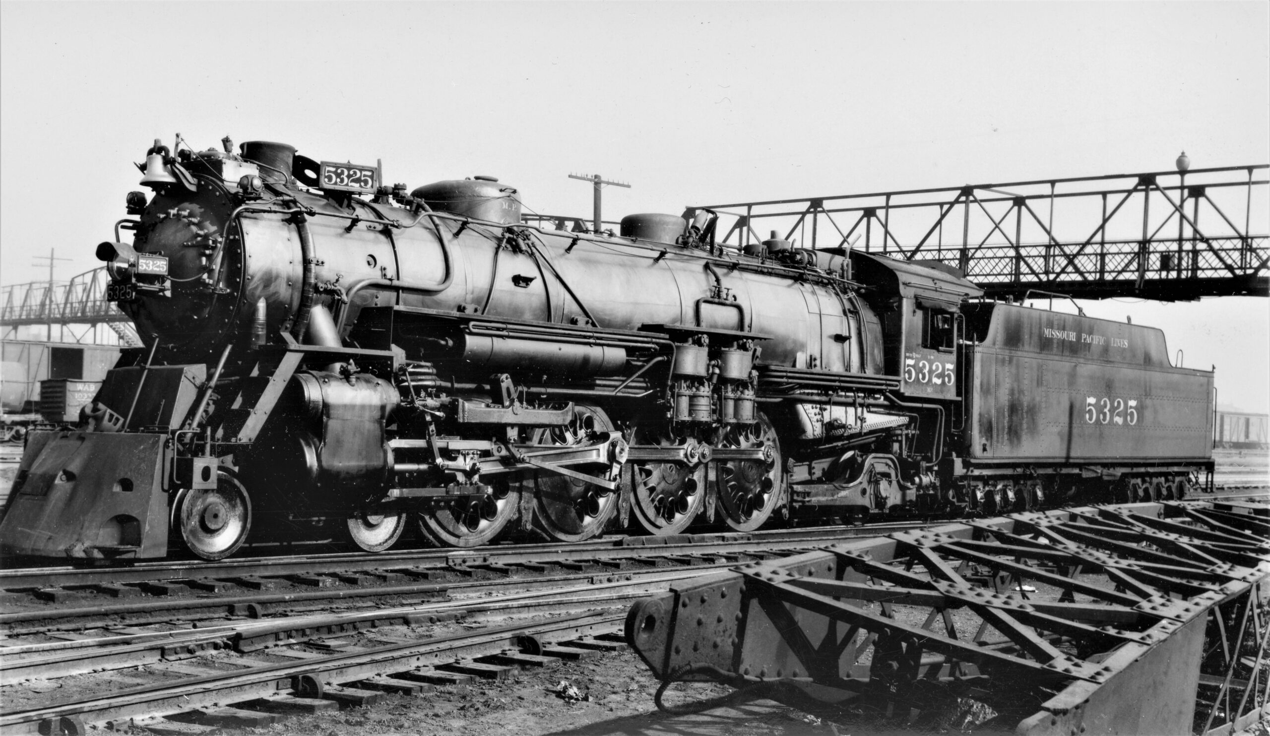 Missouri Pacific | Saint Louis, Missouri | 4-8-2 #5325 Steam locomotive | October 22, 1940 | Arthur B. Johnson photograph | Elmer Kremkow Collection