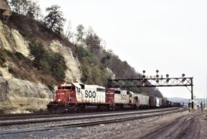 Soo Line | Saint Paul, Minneapolis | SD40-2 747 & SD40-2 6620 | West Hoffman | Train 24 | 3:58 PM | October 24, 1992 | Dick Flock photograph