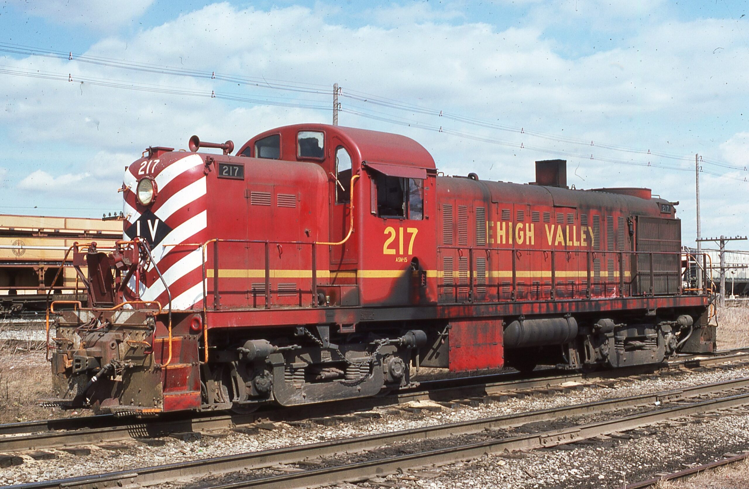 Lehigh Valley | Cheektowaga, New York | Alco RS2 #217 diesel-electric locomotive | March 15, 1976 | Elmer Kremkow Collection