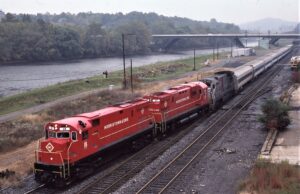 Morristown and Erie | Bethlehem, Pennsylvania | Alco C424 #18, Alco C430 #17, GE NJT U34CH #4163 | Tri-State Lehigh River Express | April 1986