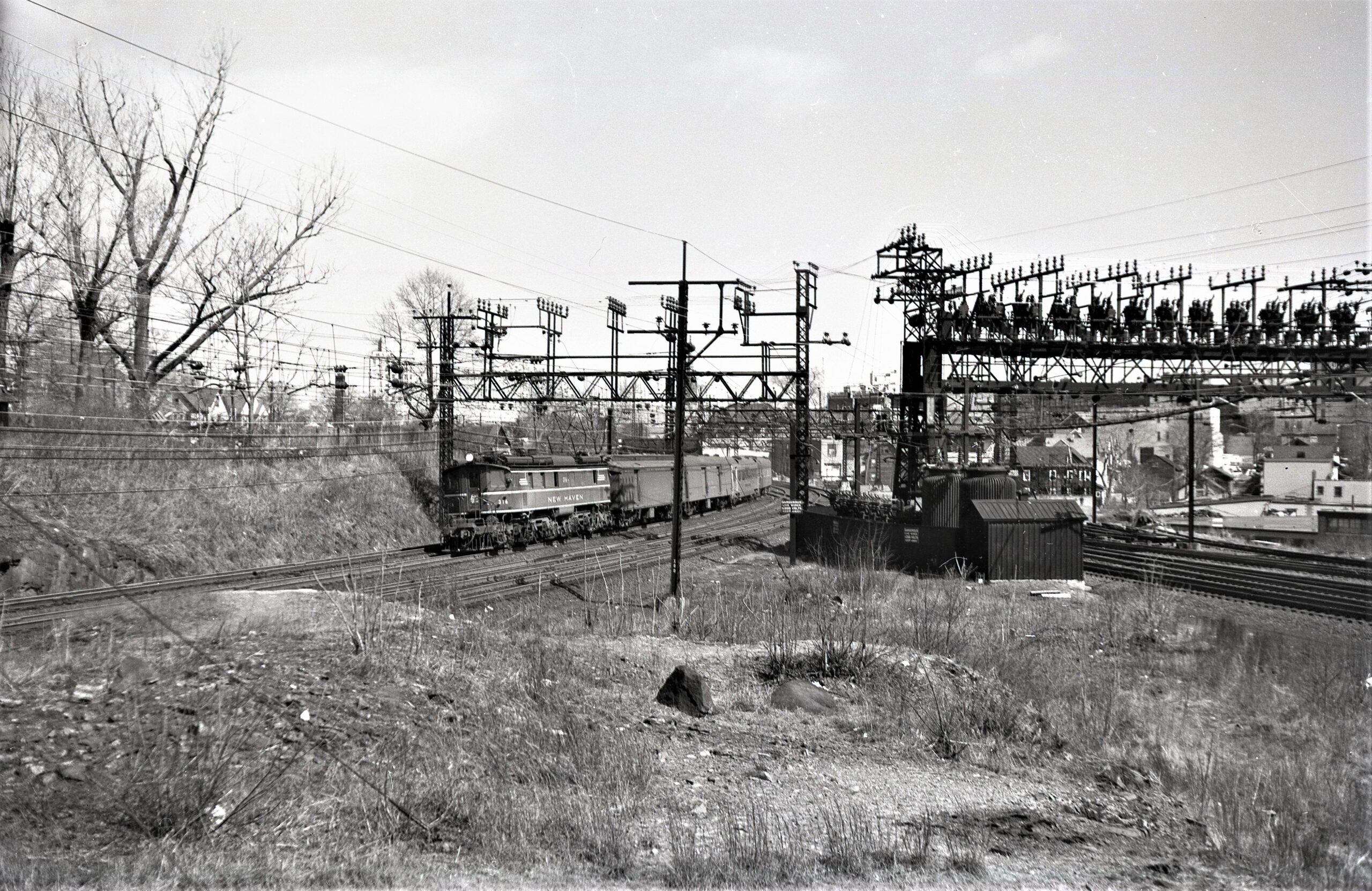 New York New Haven and Hartford Railroad | New Haven | New Rochelle New York | Electric Motor Class #EP-3 # 316 | Train 75 | March 31, 1953 | Fielding Lew Bowman phtograph
