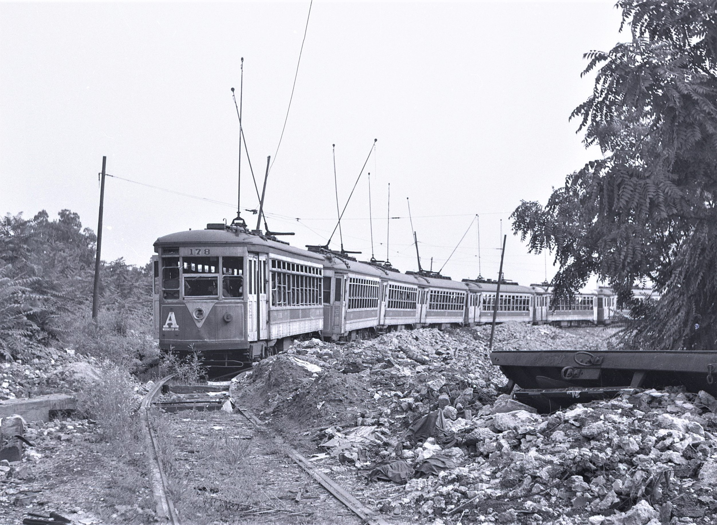Third Avenue Railway System | TARS | Mount Vernon, New York | Car 178 | scrap line | Sanford Blvd shops | 1951 | Fielding Lew Bowman photograph