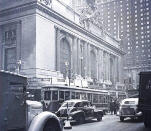 Third Avenue Railway System | TARS | New York City, New York | Car 615 | 42nd Street | Grand Central Terminal | 1948 | Fielding Lew Bowman photograph