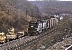 Penn Central Transportation Company | Gallitzin, Pennsylvania | EMD GP40 #3116 + 1 diesel-electric locomotives | November 1970 | Dick Flock photo
