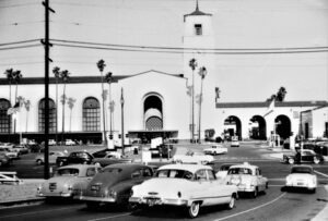 Los Angeles Union Station | Los Angeles, California | December 26, 1954 | Willard Thomas photograph