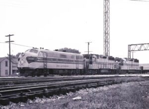 Erie Lackawanna | Marion, Ohio | EMD F7a #7124 + GP35’s 2576 + 2553 | 1968 | Elmer Kremkow photograph