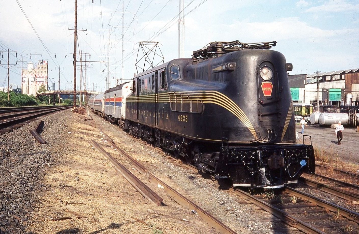 Amtrak | Pennsylvania Railroad | Wilmington, Delaware | Altoona Works GG1 #4935 electric motor | 1979 NRHS Convention excursion | September 2, 1979 | Bill Barr photograph