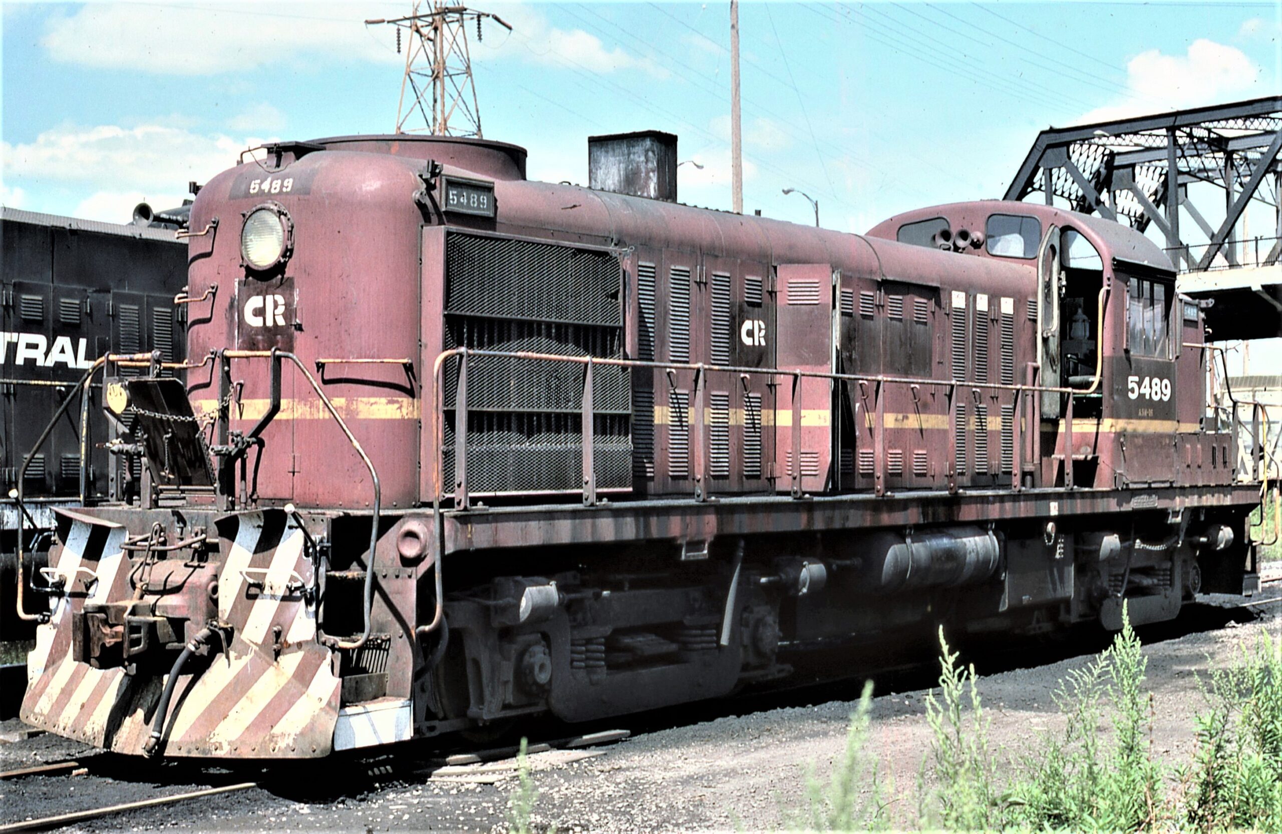 Conrail | Buffalo, New York | Alco class RS3 #5489 diesel-electric locomotive | ex-Lehigh Valley RS3 #215 | August 26, 1977 | David Hamley photograph
