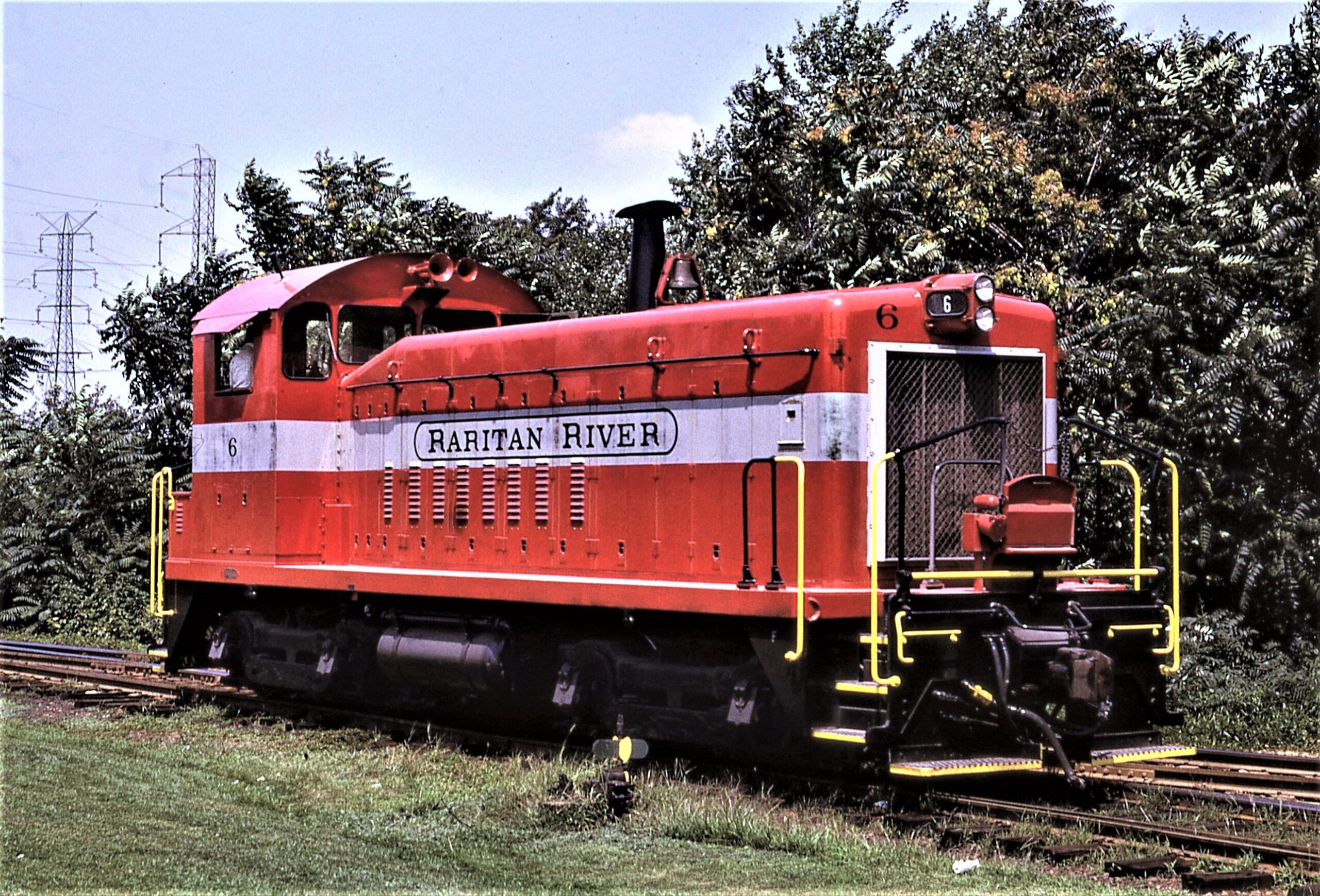 Raritan River Railroad | North Brunswick, New Jersey | EMD Class SW9 #6 diesel-electric locomotive | August 9, 1971 | Jack DeRosset photograph