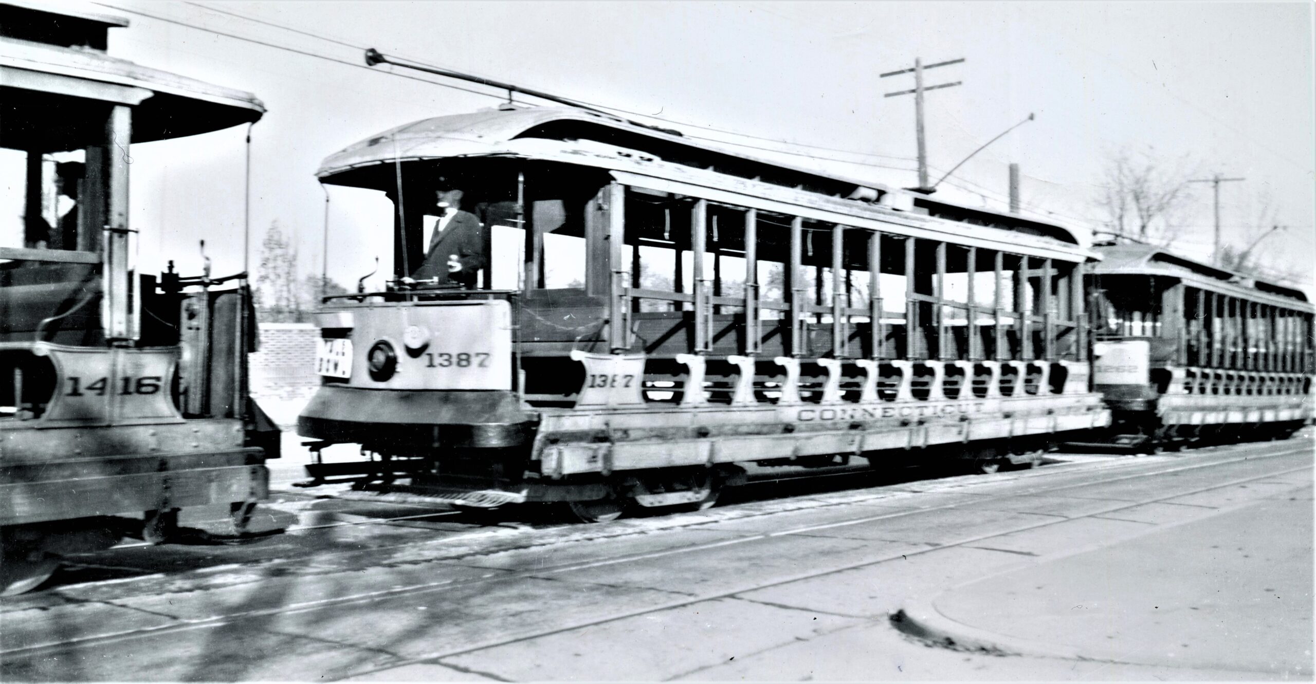 Connecticut Company | New haven, Connecticut | Yale University | Open bench trolley car #1387 | 1940 | h. L. Younger photograph | Elmer Kremkow collection