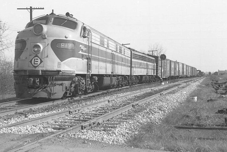 Erie Lackawanna | Marion, Ohio | EMD E8a #813 + 1 diesel-electric locomotive | Freight train| 1970 | Elmer Kremkow photograph