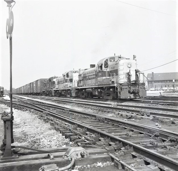 Erie Lackawanna Railway | Marion, Ohio | Alco RS3 #1014 + 3 diesel-electric locomotives | 1965 | Elmer Kremkow photograph