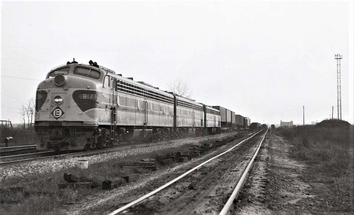 Erie Lackawanna Railway | Marion, Ohio | EMD E8a #817 + 2 E8a diesel-electric locomotives | TV Train | 1970 | Elmer Kremkow photograph