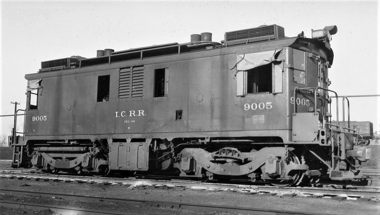 Illinois Central | Chicago, Illinois | IR-GE-Alco #9005 diesel-electric locomotive | July 1940 | Harold Vollrath photograph | Elmer Kremkow Collection