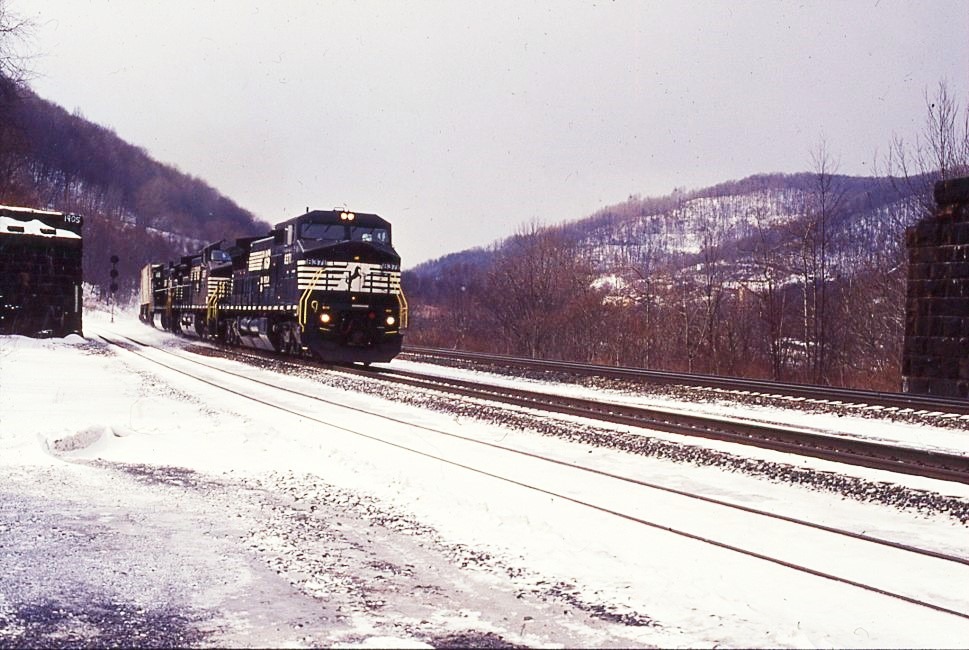 Norfolk Southern | Summerhill, Pennsylvania | GE D8-40CW #8371, D9-40CW 8663 and 9253 diesel-electric locomotives | February 9, 2003 | Dick Flock photograph
