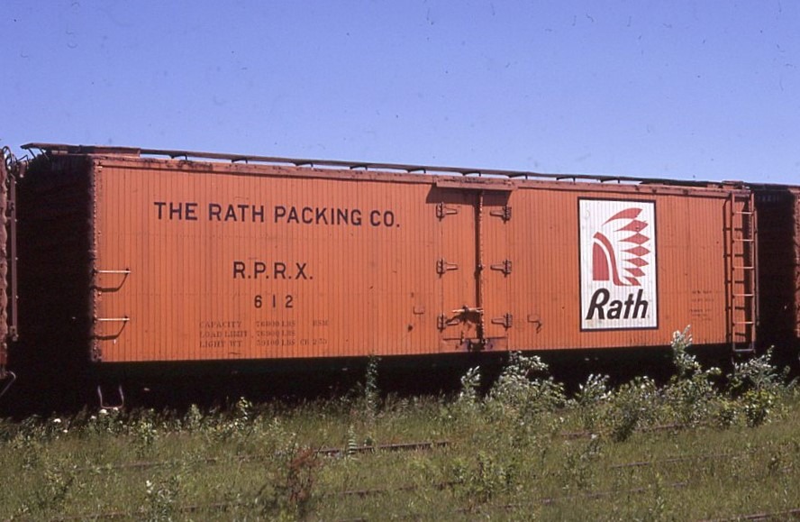 The Rath Packing Company | Ashland, Wisconsin | Wood box reefer RPRX 812 | July 4, 1971 | Owen Leander photograph | Steve Timko Collection