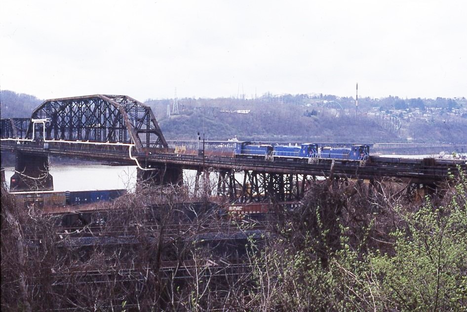 Union Railroad | Port Perry, Pennsylvania | Port Perry Union Railroad Bridge | 3 EMD MP15 diesel-electric locomotives | April 9, 2002 | 3:02 PM | Dick Flock photograph