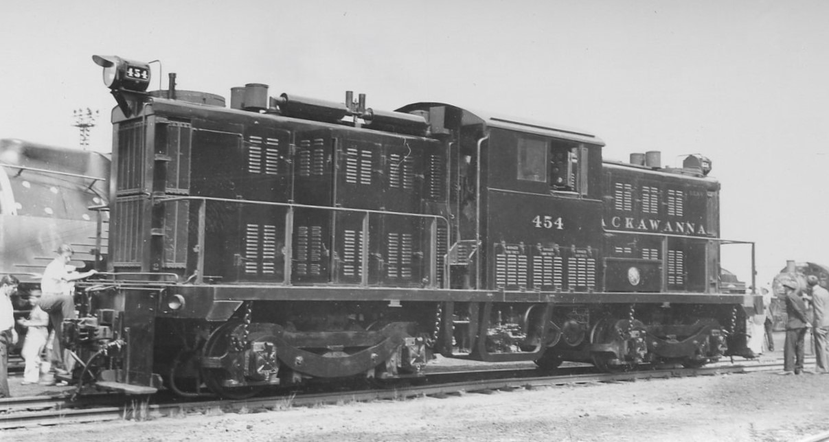 Delaware Lackawanna and Western | Scranton, Pennsylvania | GE Class 102-ton #454 diesel-electric locomotive | 1937 | Elmer Kremkow collection