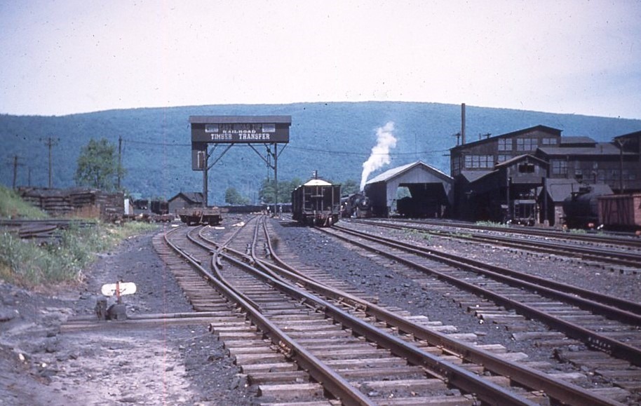 East Broad Top | Mount Union, Pennsylvania | Timber transfer facility | Coal Transfer facility | EBT steam engine | dual gauge track | June 6, 1948 | Bill Rugen photograph