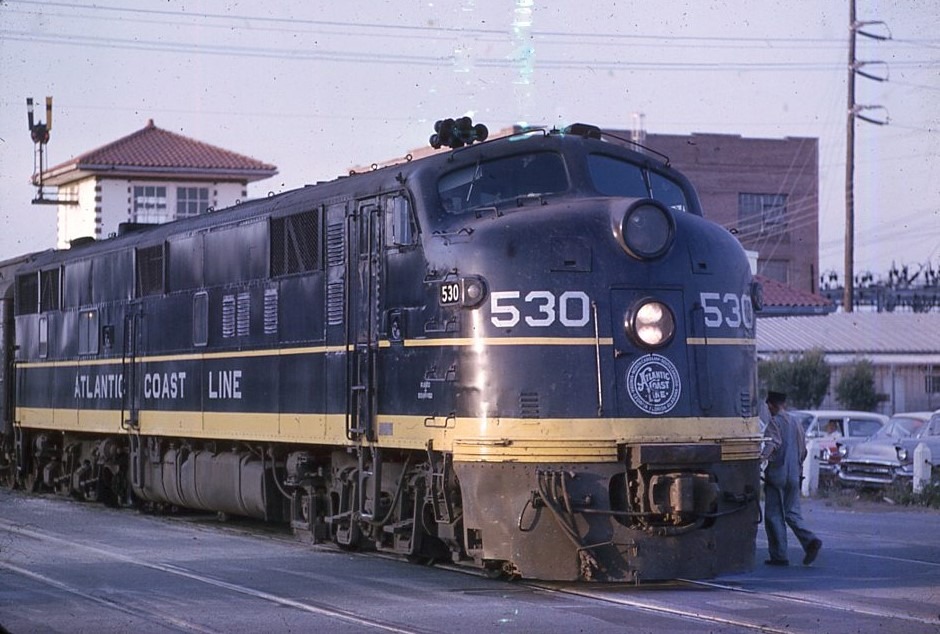 Atlantic Coast Line | Bradenton, Florida | Class EMD E7a #530 diesel-electric locomotive | April 17,1965 | Jack DeRossett photograph | Morning Sun Books Collection