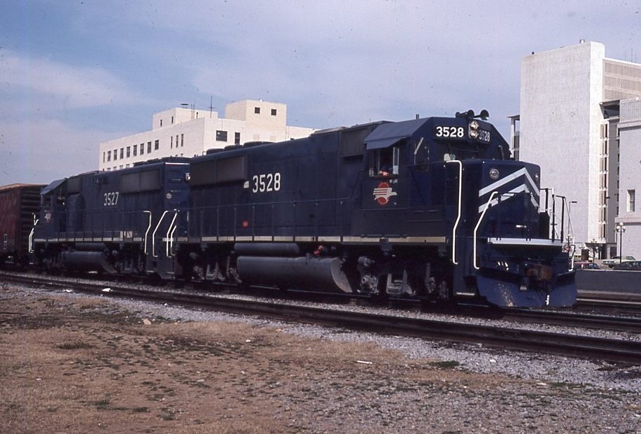 Missouri Pacific Lines | Dallas, Texas | Class EMD GP40 #3528 and #3527 diesel electric locomotives | February 15, 1981 | Emery Gulash photograph