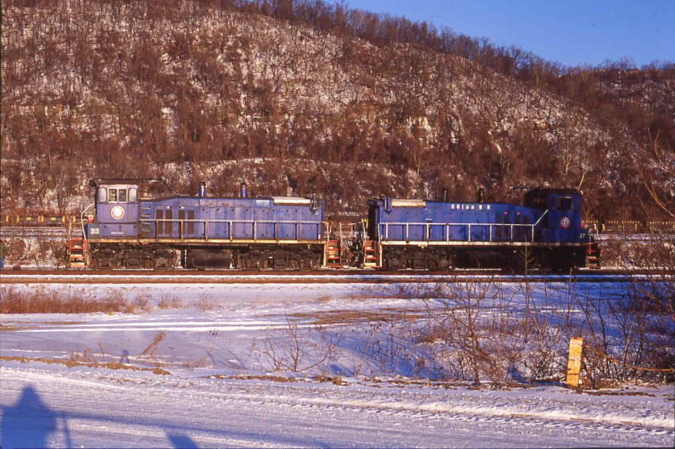 Union Railroad | Duquesne, Pennsylvania | EMD Class MP15DC #37 and #27 diesel-electric locomotives | January 1, 2003 | Dick Flock photograph