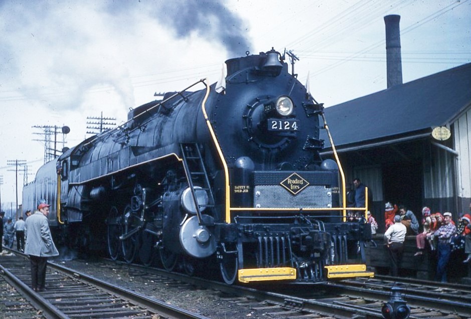 Reading Company | Birdsboro, Pennsylvania | Class T1 4-8-4 #2124 steam locomotive | Hi-Iron excursion | April 1961 | Calvin Banse photograph