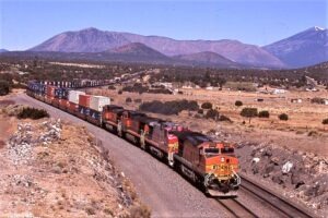 BNSF | Winona, Arizona | GE D9-44CW #4416, 682,1015,1000 diesel-electric locomotives | eastbound | May 4, 2006 | Dick Flock photograph