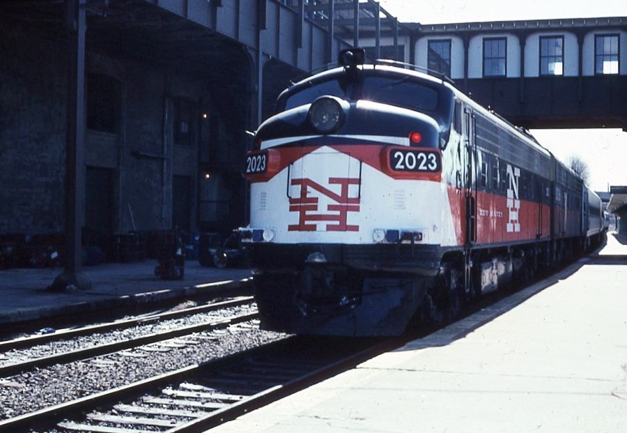 Metro North Commuter Railroad | Poughkeepsie, New York | EMD FL9 #2023 diesel-electric locomotive | New Haven paint scheme | March 8, 1986 | William Rosenberg photograph