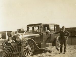 Canadian Pacific | Esquimolt and Nanaimo Railroad | Victoria Island, B.C., Canada | Inspection car #999 | Railfan trip | 1938 | Steve Wittacker potorap