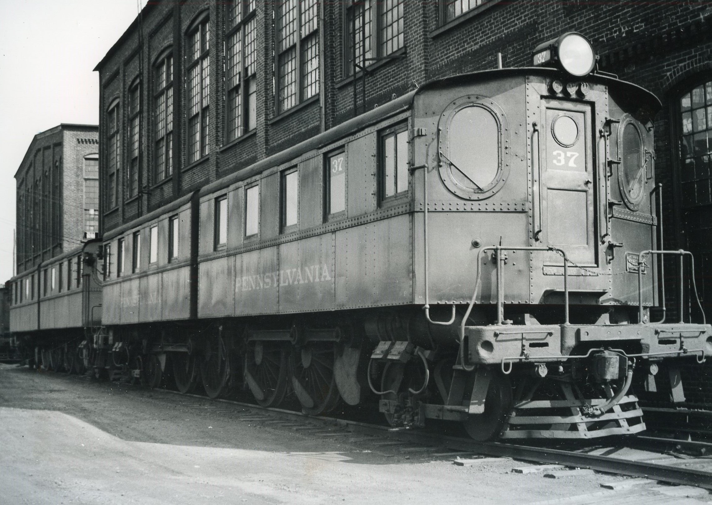 Pennsylvania Railroad | Newark, New Jersey | Class Altoona Works DD-1 4-4+4-4 #37 electric motor | August 27, 1936 | Howard Johnston photograph