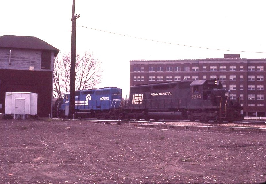 Conrail | Mansfield, Ohio | EMD SD40 #6274 + 6317 diesel-electric locomotives | OM8 | Mansfield Tower | April 16, 1977 | Emery Gulash photograph | Stephen Timko collection