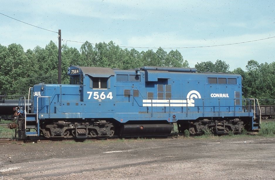 Conrail | New Castle, Pennsylvania | EMD GP10 #7564 diesel-electric locomotive | June 4, 1977 | David H. Hamley photograph | Morning Sun Books Collection