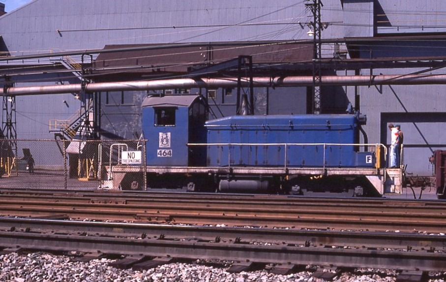 Union Railroad | Homestead, Pennsylvania | EMD SW1 #464 diesel-electric locomotive | May 1, 1979 | Dick Flock photograph