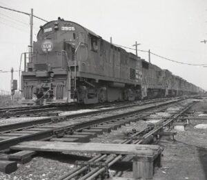 Norfolk and Western Railway | Bellevue, Ohio | Alco C424 3905 + diesel electric locomotive | 1966 | Elmer Kremkow photograph