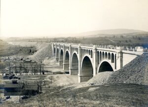 Delaware Lackawanna and Western | Hainesburg, New Jersey | Paulins Kill Viaduct | 1911 | Watson B. Bunnell photograph | NRHS Collection