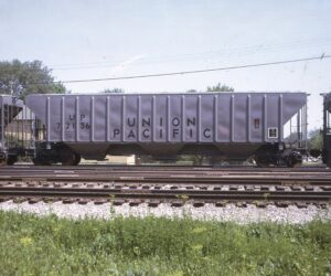 Union Pacific Railroad | Marion, Ohio | ACF Covered hopper #72136 | May 25, 1972 | Emery Gulash photograph | Steve Timko collection