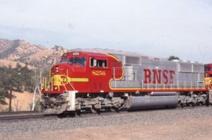 BNSF | Burlington Northern Sante Fe | Tehachapi, California | EMD SD75 #8256 diesel electric locomotive | ATSF Warbonnet color scheme | May 1996 | Robert Westover photograph | Charles Anderson collection