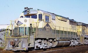 Reading Company | Bound Brook, New Jersey | EMD GP35 #3633 diesel electric locomotive | October 22,1967 | Jack de Rosset photograph | Morning Sun Books collection s