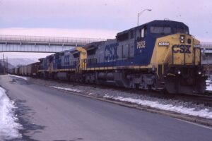 CSX Transportation | Brunswick, Maryland | GE C40-8W #7652, #7826 and GE C40-8 #7604 diesel-electric locomotives | eastbound coal train | February 7, 2000 | Dick Flock photograph / collection